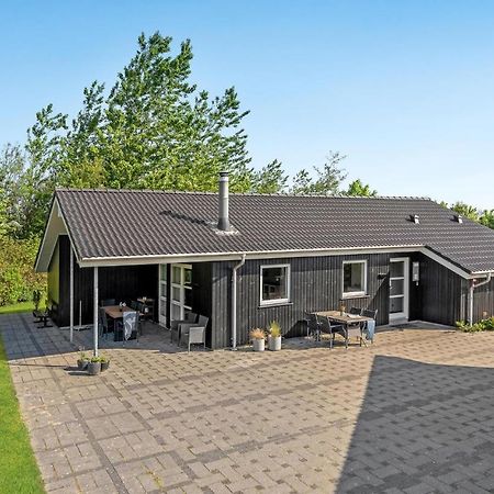 Cozy Home In Tarm With Kitchen Luaran gambar