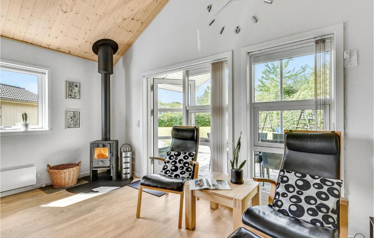 Cozy Home In Tarm With Kitchen Luaran gambar