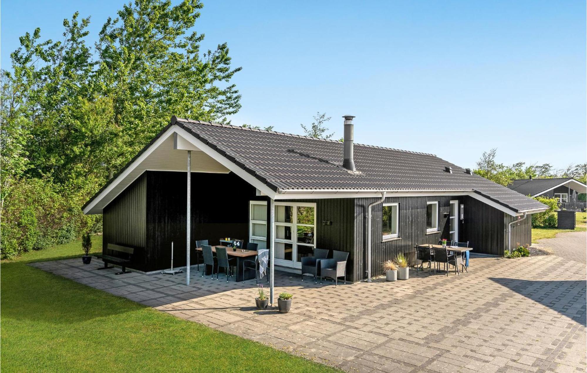 Cozy Home In Tarm With Kitchen Luaran gambar
